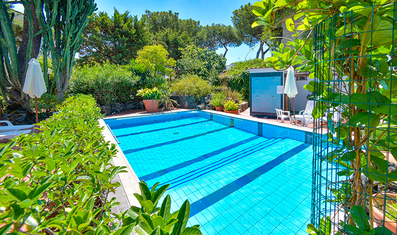hotel-pineta-ischia-piscina