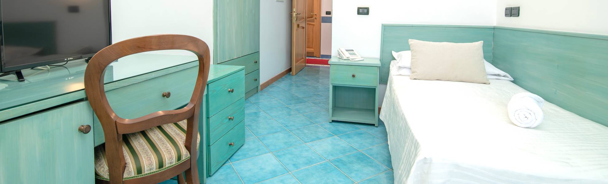 camera-singola-superior-hotel-pineta-ischiasuperior