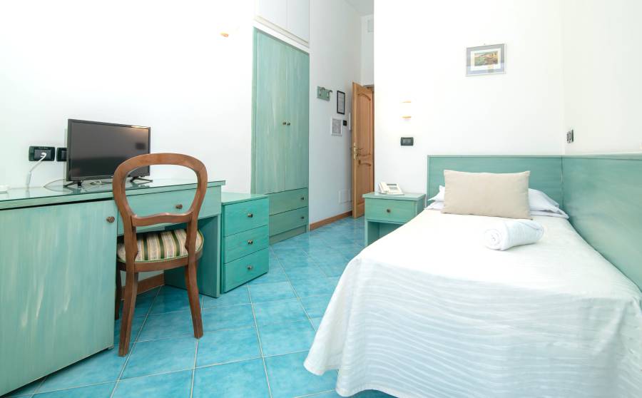 singola-superior-hotel-pineta-ischia-1